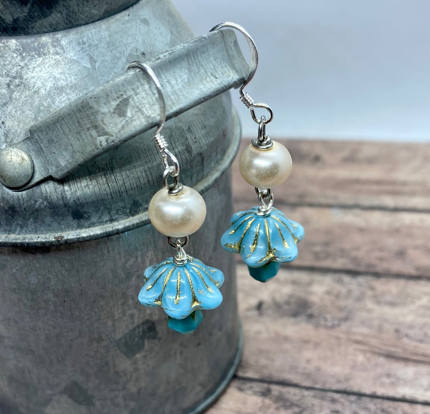 Handcrafted mushroom earrings. Item #s1123-e03